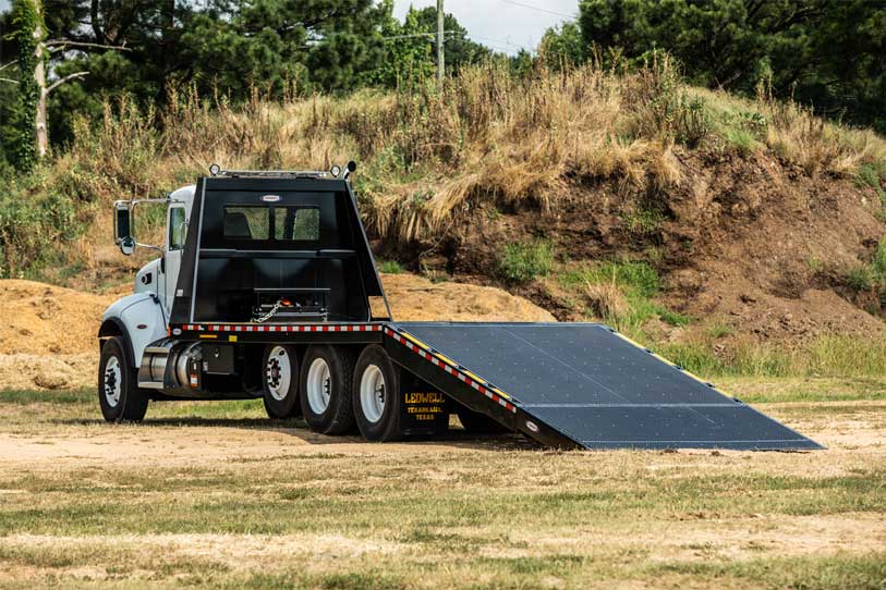 HydraTail Truck made by Ledwell for heavy haul transport